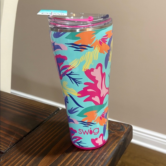 NWT Swig Life 32oz Insulated Tumbler - Picture 2 of 9